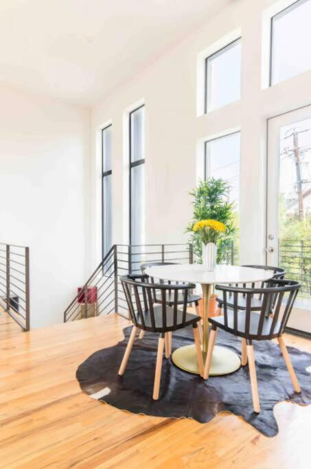 Glamorous Perfectly Located Luxury 2 Bed Townhome ダラス エクステリア 写真