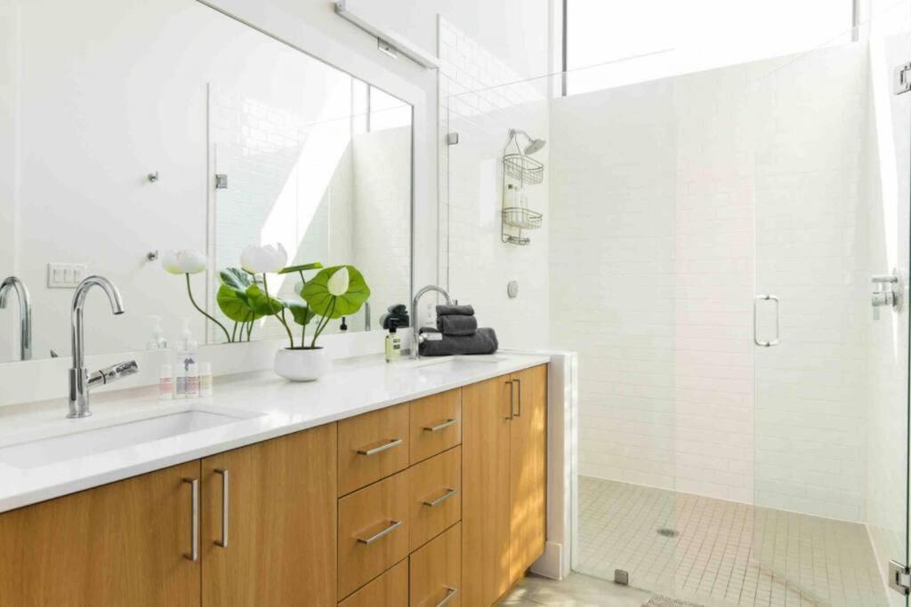 Glamorous Perfectly Located Luxury 2 Bed Townhome ダラス エクステリア 写真
