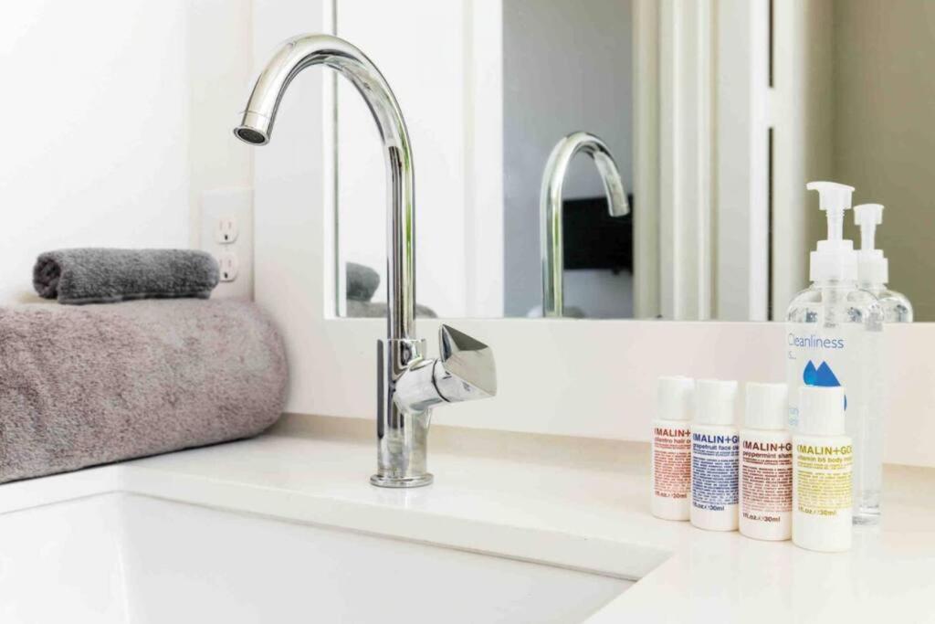 Glamorous Perfectly Located Luxury 2 Bed Townhome ダラス エクステリア 写真