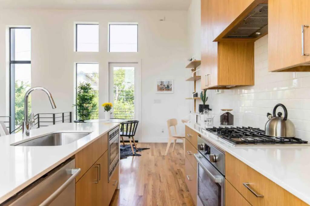 Glamorous Perfectly Located Luxury 2 Bed Townhome ダラス エクステリア 写真