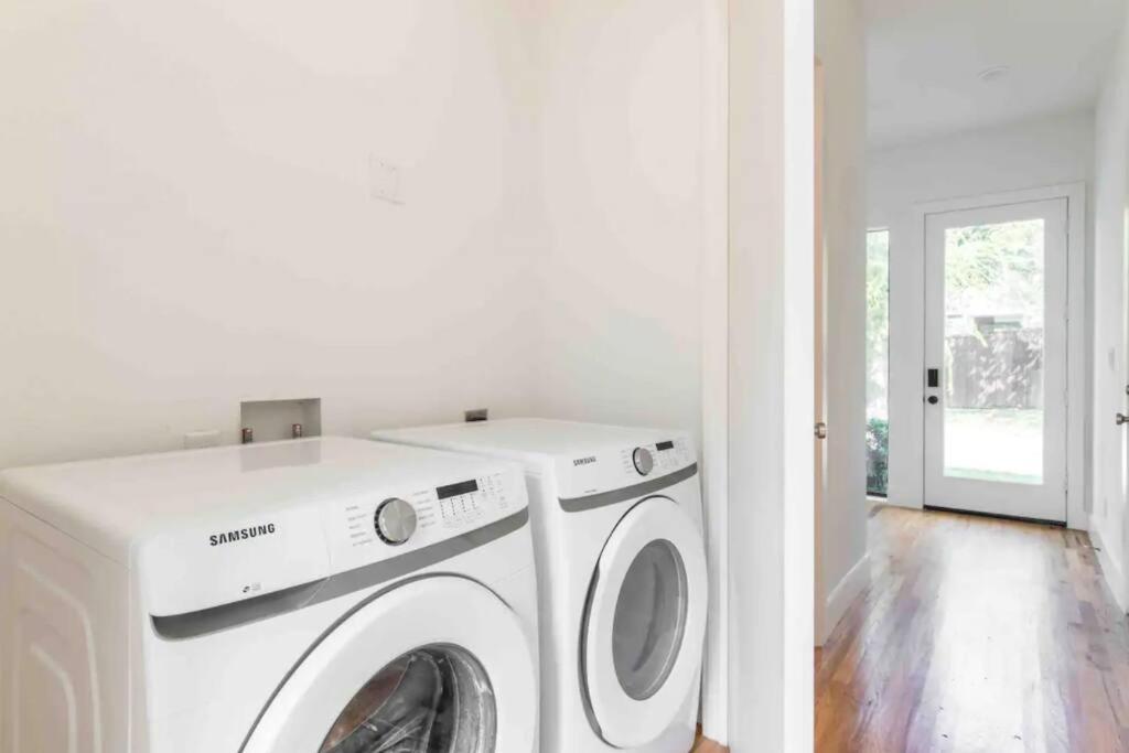 Glamorous Perfectly Located Luxury 2 Bed Townhome ダラス エクステリア 写真